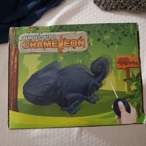 3/20$*Remote control chameleon NIB